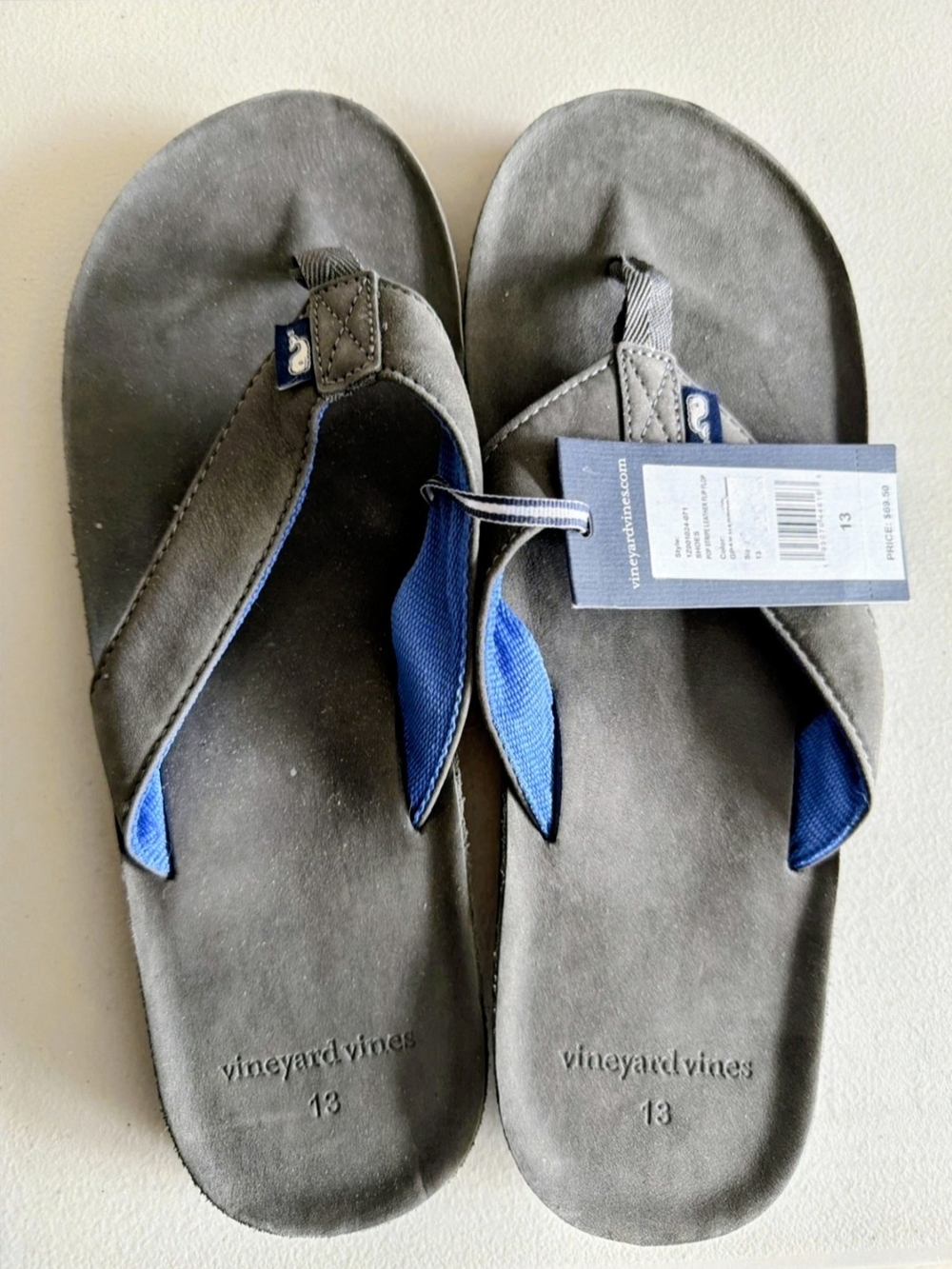 Vineyard Vines Men's Gray Flip Flops with Blue Accents Size 13